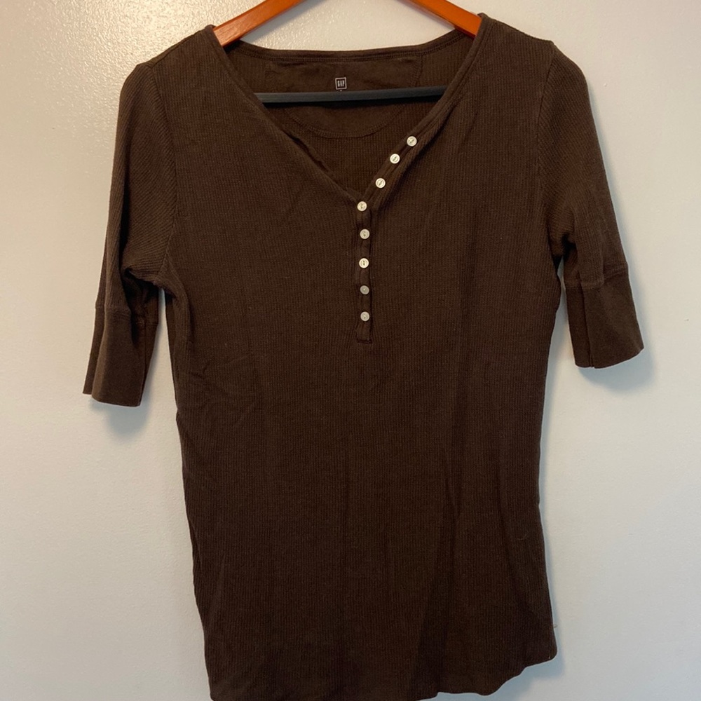 GAP Women's Brown Buttoned Tee-Shirt Sz L
